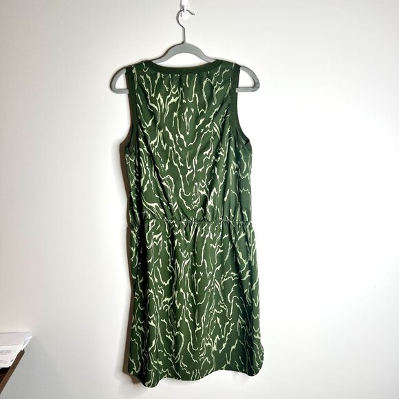 Athleta Rincon Printed Dress in Voyage Eucalyptus Olive Athleisure Gorpcore Sz L - Picture 4 of 4